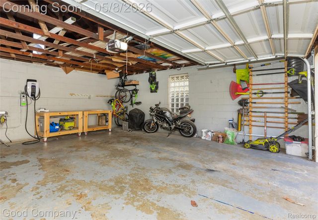 621 W Hazelhurst Street, Ferndale, MI 48220
