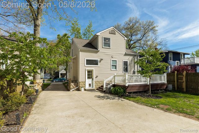 621 W Hazelhurst Street, Ferndale, MI 48220