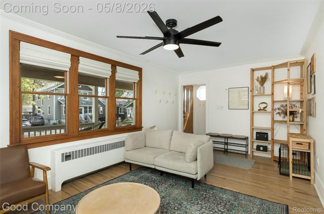 621 W Hazelhurst Street, Ferndale, MI 48220