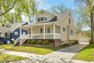 621 W Hazelhurst Street, Ferndale, MI 48220