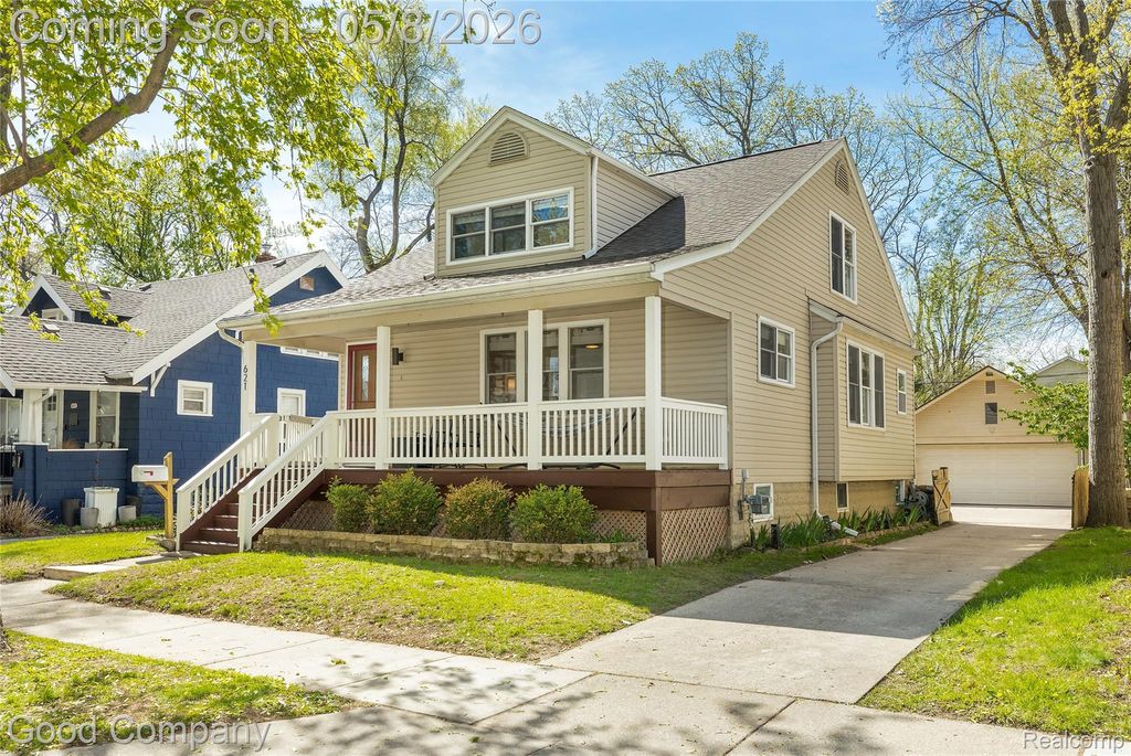 621 W Hazelhurst Street, Ferndale, MI 48220