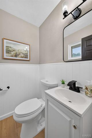 7 Oak Tree Drive, St Louis, MO 63119