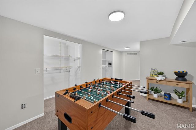 7 Oak Tree Drive, St Louis, MO 63119