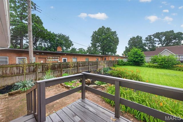 7 Oak Tree Drive, St Louis, MO 63119