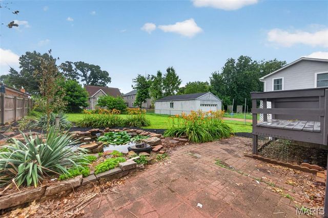 7 Oak Tree Drive, St Louis, MO 63119
