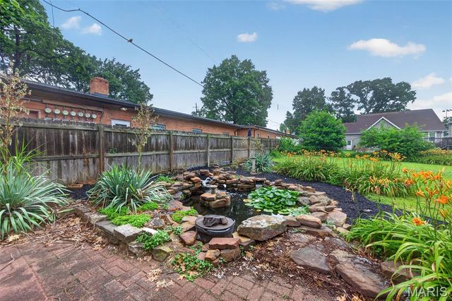 7 Oak Tree Drive, St Louis, MO 63119