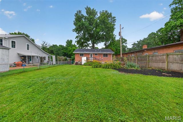 7 Oak Tree Drive, St Louis, MO 63119