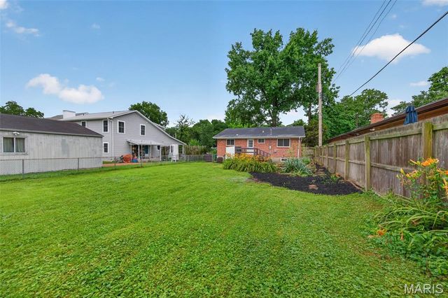 7 Oak Tree Drive, St Louis, MO 63119