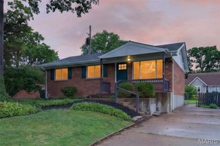 7 Oak Tree Drive, St Louis, MO 63119