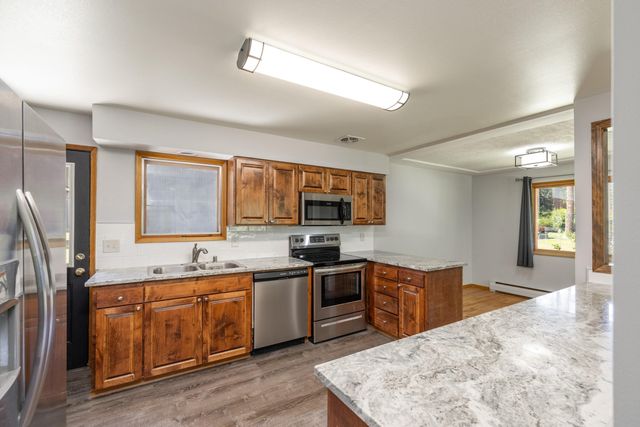 2609 W Waikiki St, Spokane, WA 99218