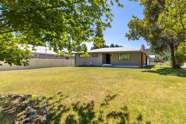 2609 W Waikiki St, Spokane, WA 99218