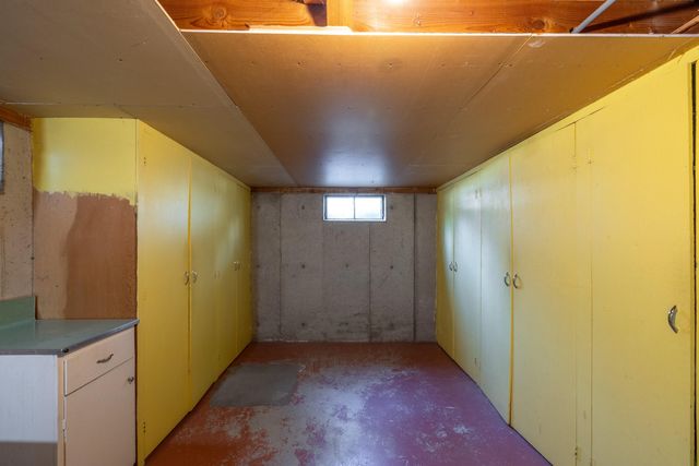 2609 W Waikiki St, Spokane, WA 99218