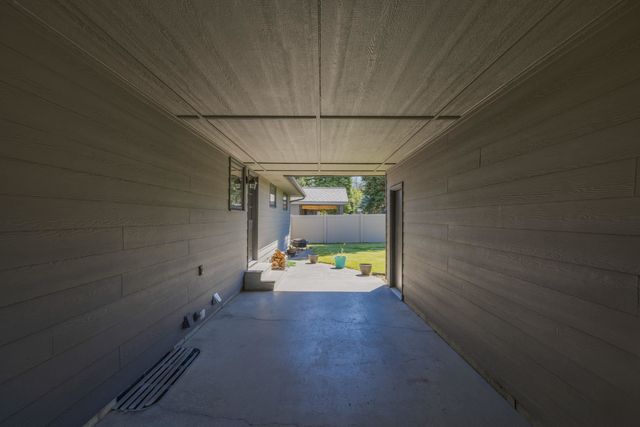 2609 W Waikiki St, Spokane, WA 99218