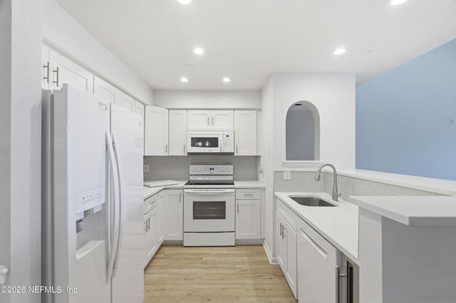 8550 TOUCHTON Road 333, Jacksonville, FL 32216