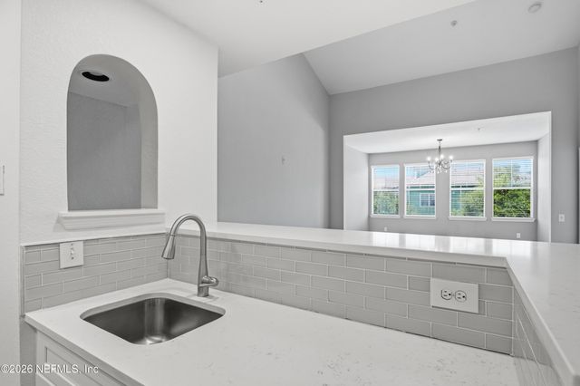 8550 TOUCHTON Road 333, Jacksonville, FL 32216