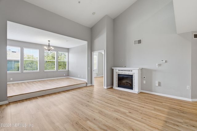 8550 TOUCHTON Road 333, Jacksonville, FL 32216