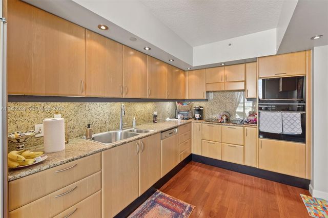 1455 Ocean Dr 1401, Miami Beach, FL 33139