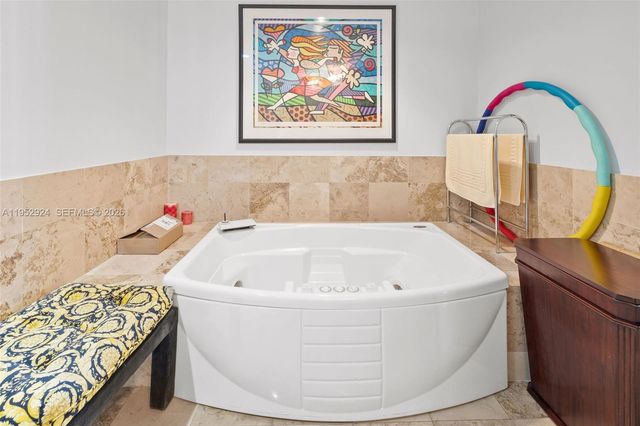 1455 Ocean Dr 1401, Miami Beach, FL 33139