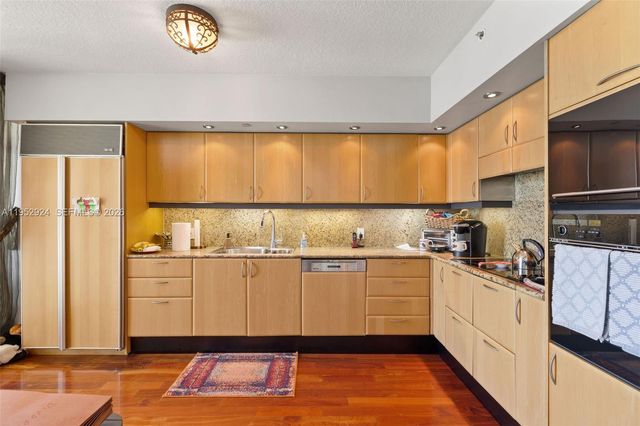 1455 Ocean Dr 1401, Miami Beach, FL 33139