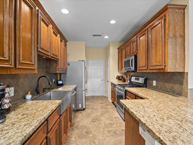 838 San Jacinto Circle, Baytown, TX 77521