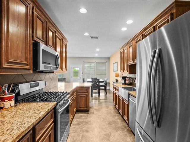 838 San Jacinto Circle, Baytown, TX 77521