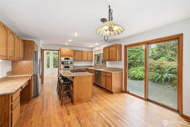 18605 SE 174th Way, Renton, WA 98058
