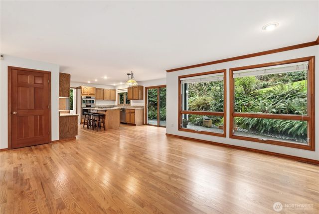 18605 SE 174th Way, Renton, WA 98058