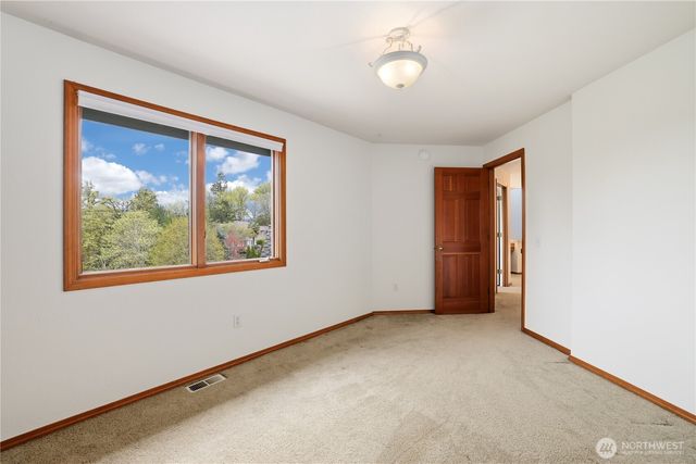 18605 SE 174th Way, Renton, WA 98058