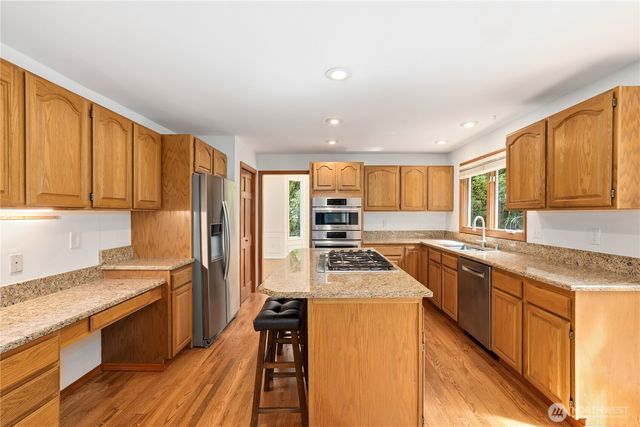 18605 SE 174th Way, Renton, WA 98058