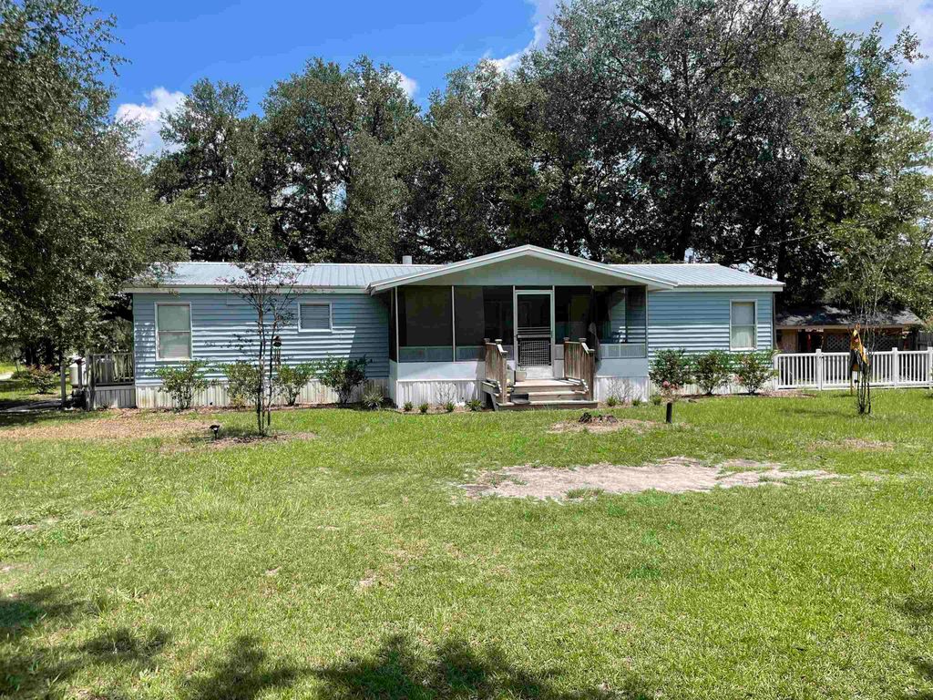 282 NE Pawpaw Street, Pinetta, FL 32350