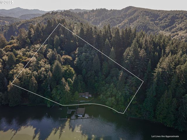 627 N TENMILE, Lakeside, OR 97449