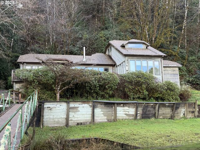 627 N TENMILE, Lakeside, OR 97449