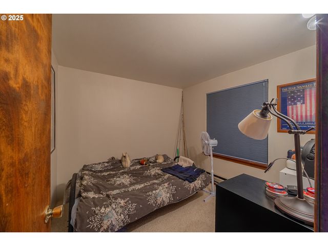 627 N TENMILE, Lakeside, OR 97449