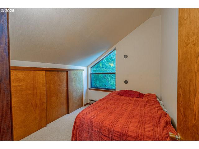 627 N TENMILE, Lakeside, OR 97449