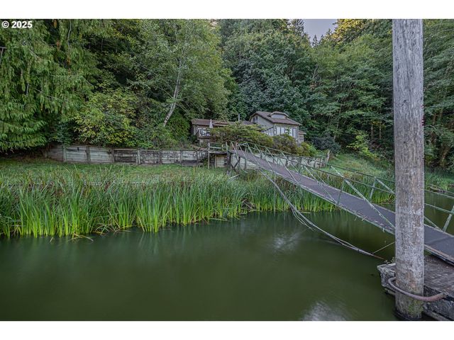 627 N TENMILE, Lakeside, OR 97449