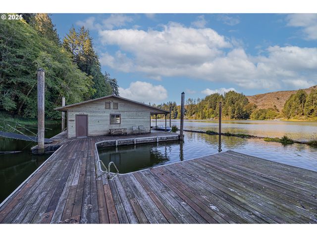 627 N TENMILE, Lakeside, OR 97449