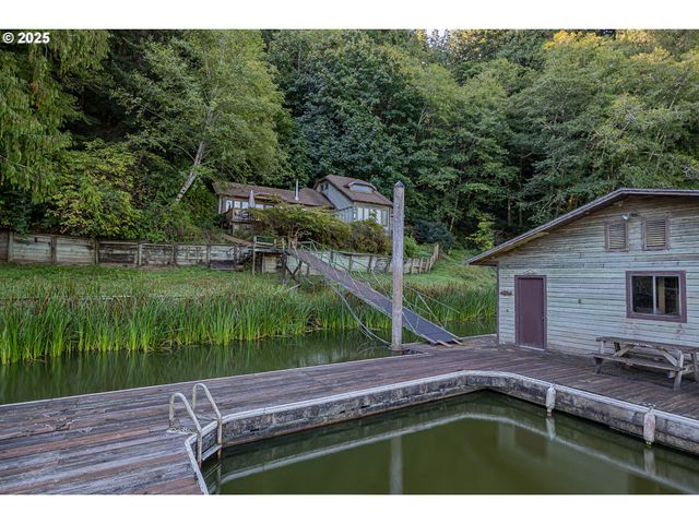 627 N TENMILE, Lakeside, OR 97449
