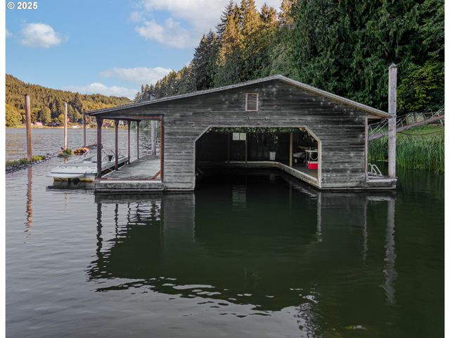 627 N TENMILE, Lakeside, OR 97449