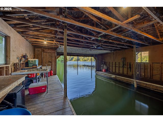 627 N TENMILE, Lakeside, OR 97449