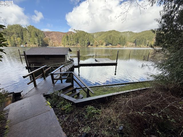 627 N TENMILE, Lakeside, OR 97449