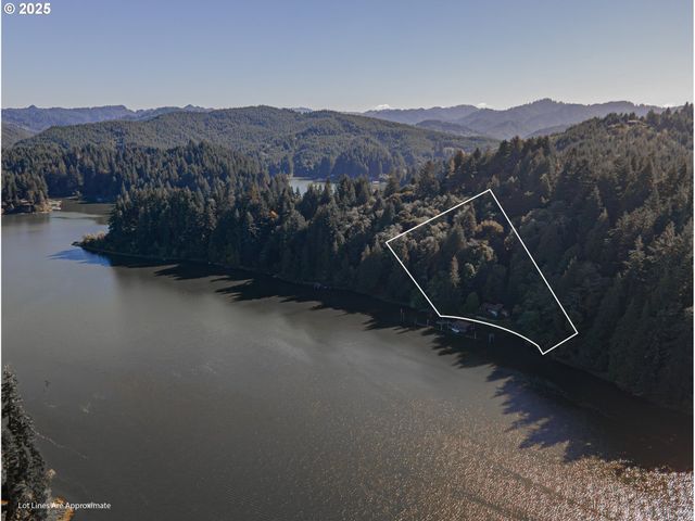 627 N TENMILE, Lakeside, OR 97449