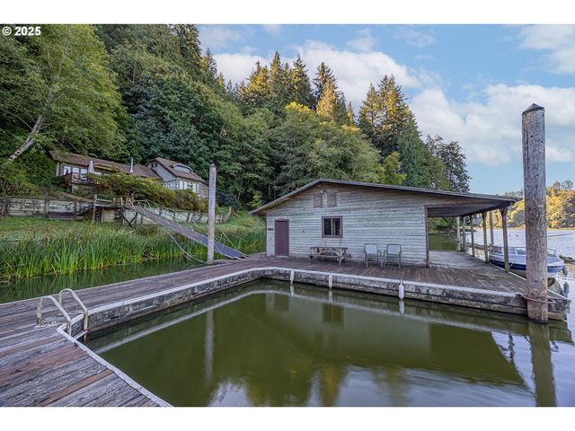 627 N TENMILE, Lakeside, OR 97449