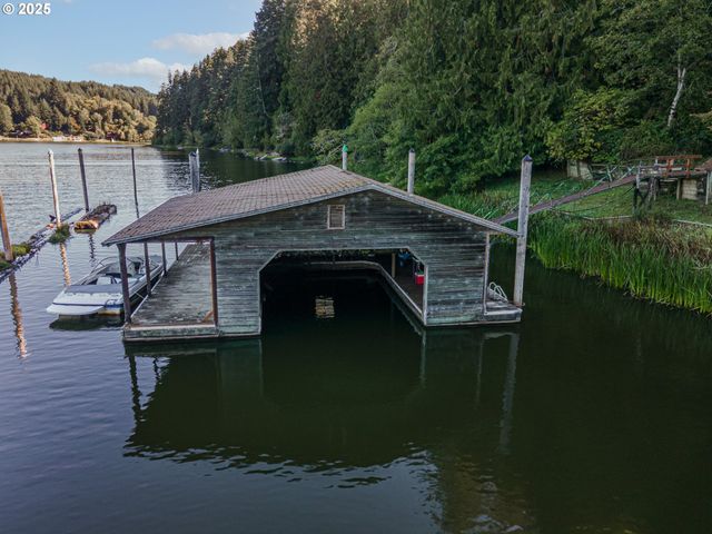 627 N TENMILE, Lakeside, OR 97449