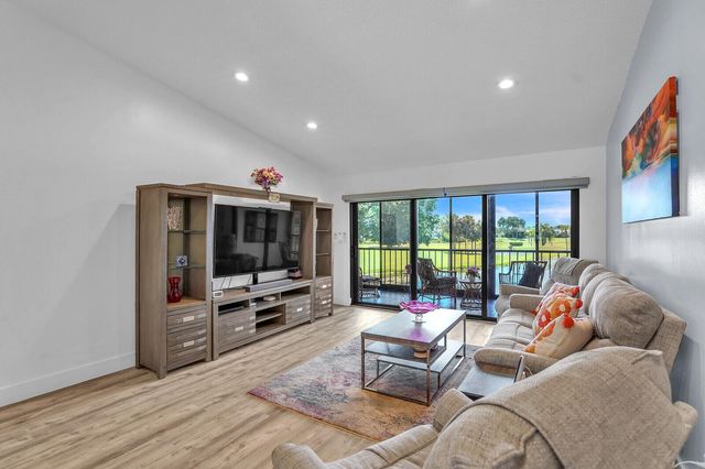 5152 Golfview Court 1825, Delray Beach, FL 33484