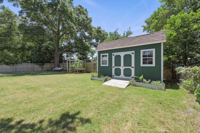 513 Newcastle Drive, Fort Walton Beach, FL 32547