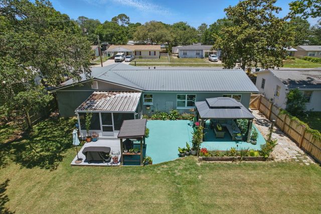 513 Newcastle Drive, Fort Walton Beach, FL 32547