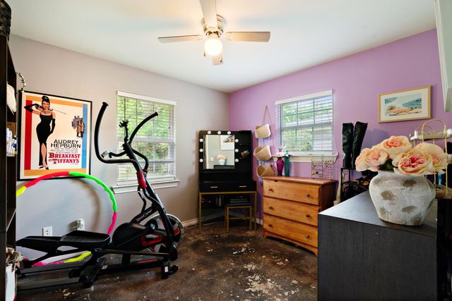 1975 Brown Avenue, Paris, TX 75460
