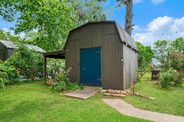 1975 Brown Avenue, Paris, TX 75460