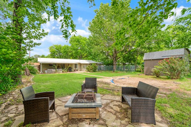 1975 Brown Avenue, Paris, TX 75460