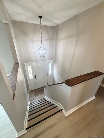 8644 Lillian Drive, Berlin Charter Township, MI 48166